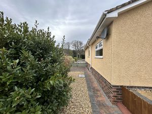 Photo 25- click for photo gallery